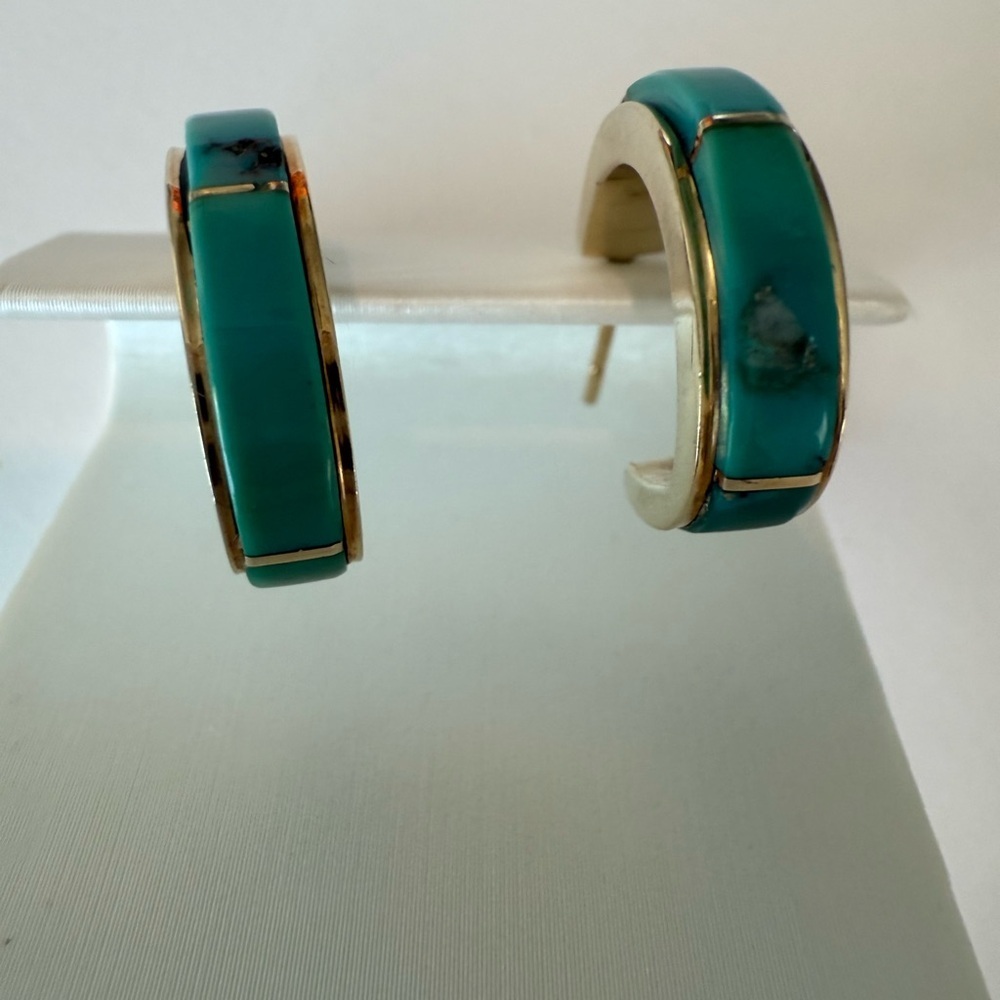 Tony Sanchez Handmade 14K Gold & Turquoise Inlay Huggie Earrings - Picture 5 of 8